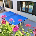 Salvia - House With Pool - בית נופש Jurdani
