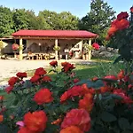 Salvia - House With Pool - בית נופש