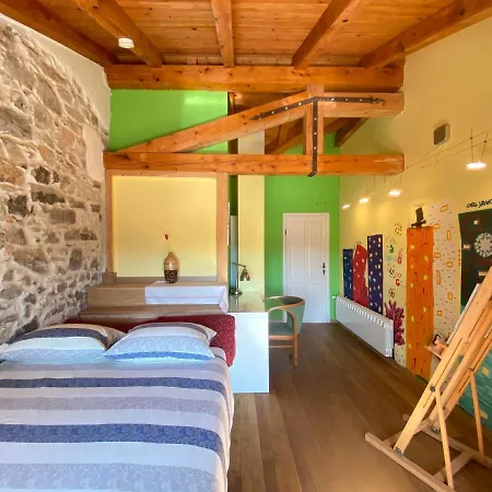 Salvia - House With Pool - Ferienhaus Jurdani