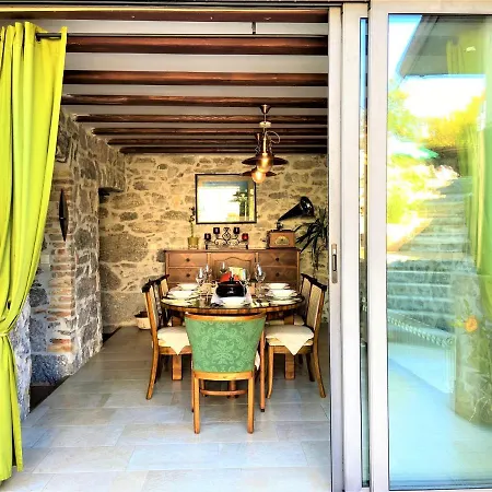 Salvia - House With Pool - Jurdani