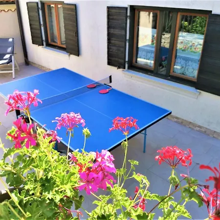 Salvia - House With Pool - Ferienhaus Jurdani