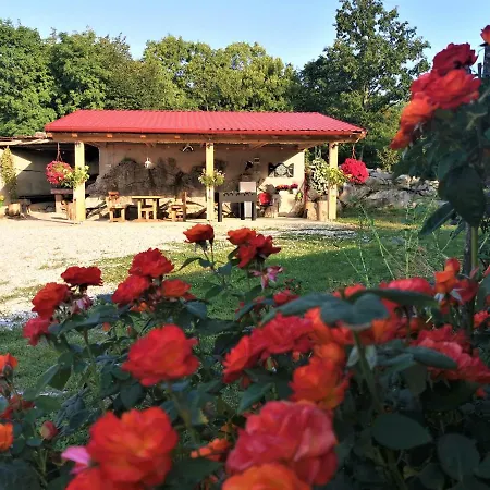 Salvia - House With Pool - Casa vacanze