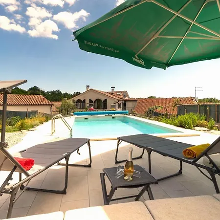 Ferienhaus Salvia - House With Pool - *