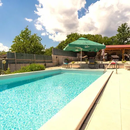 Salvia - House With Pool - Ferienhaus *