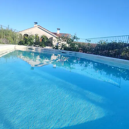 Salvia - House With Pool -
