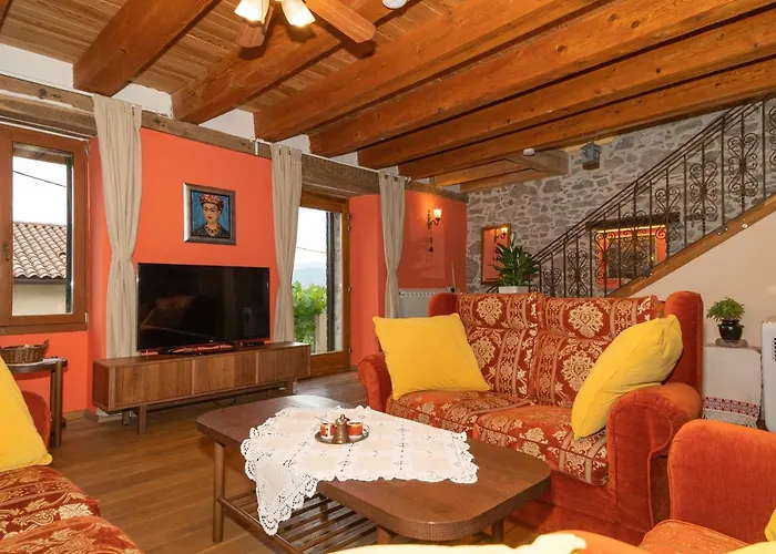 Salvia - House With Pool - 別荘 Jurdani