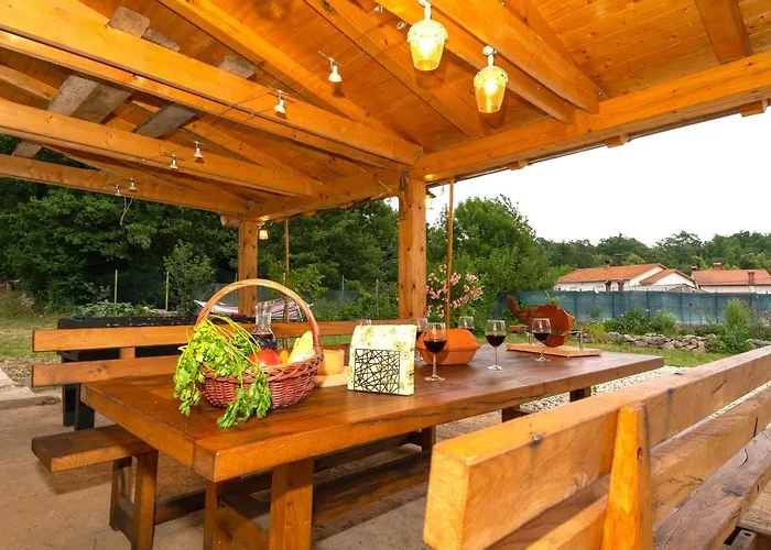 Salvia - House With Pool - Jurdani