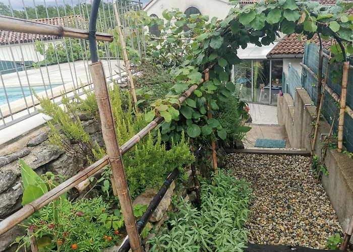 Salvia - House With Pool - 別荘