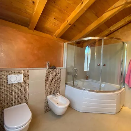 Дом отдыха Salvia - House With Pool - Jurdani
