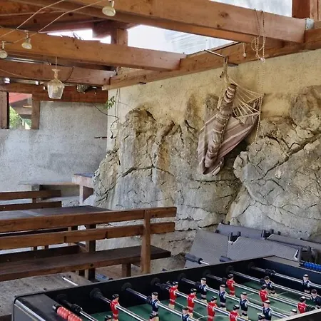 Salvia - House With Pool - 펜션 Jurdani