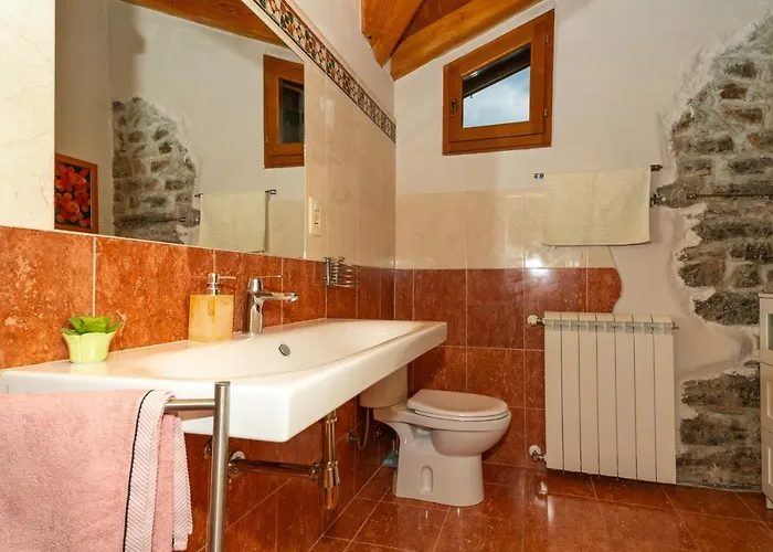 Salvia - House With Pool - Jurdani